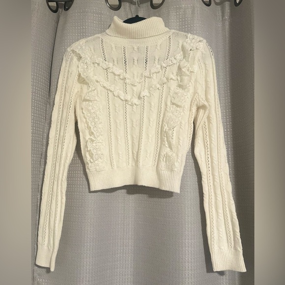 NWT Forever 21 Cream Cable Knit Lace Turtleneck Sweater. Size Medium.‎ - Picture 1 of 6